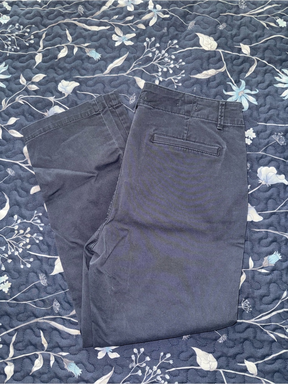 Loft Women’s Navy Cropped Chino Pants